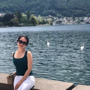 Meet your Posher, Claire